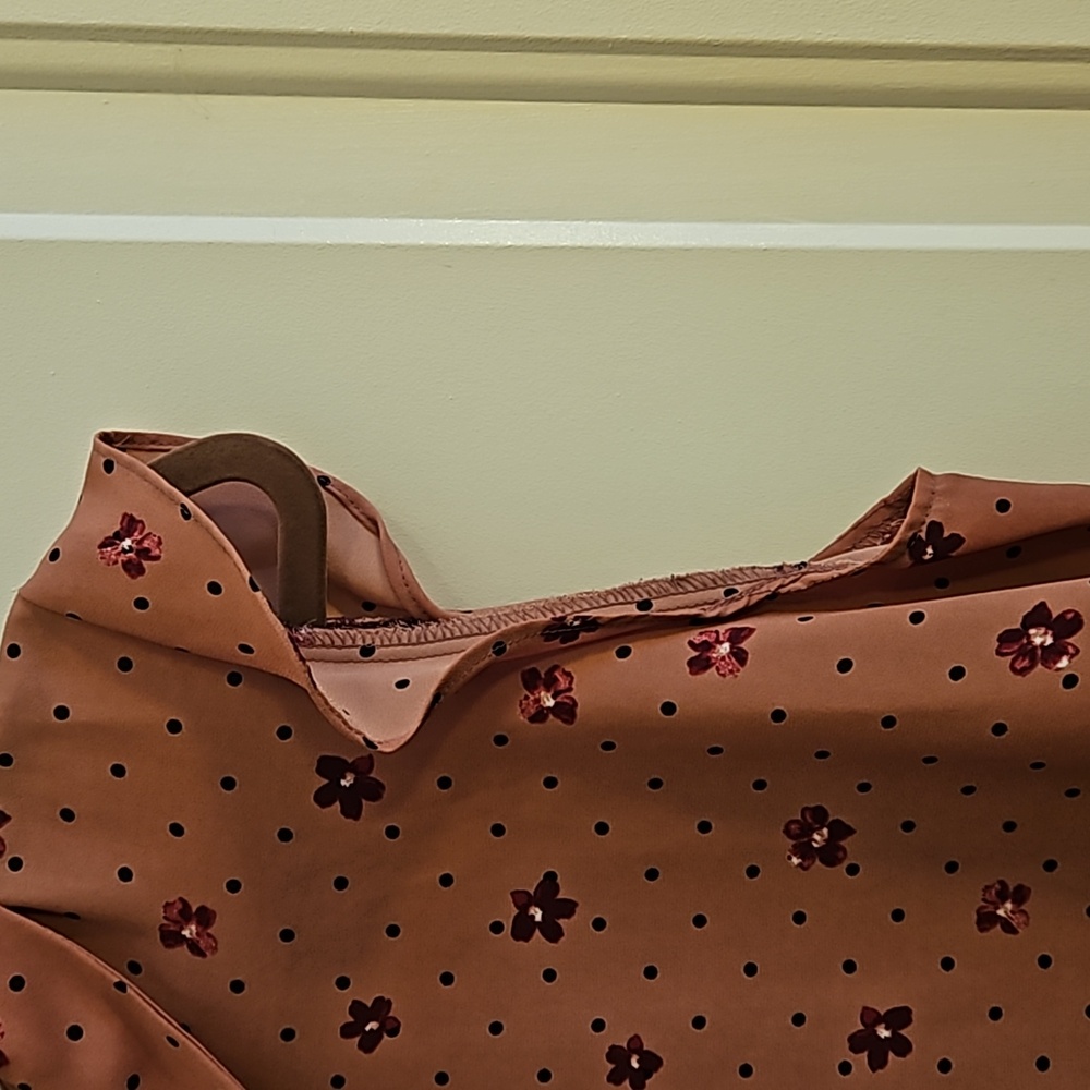Elle Blouse - Picture 3 of 9